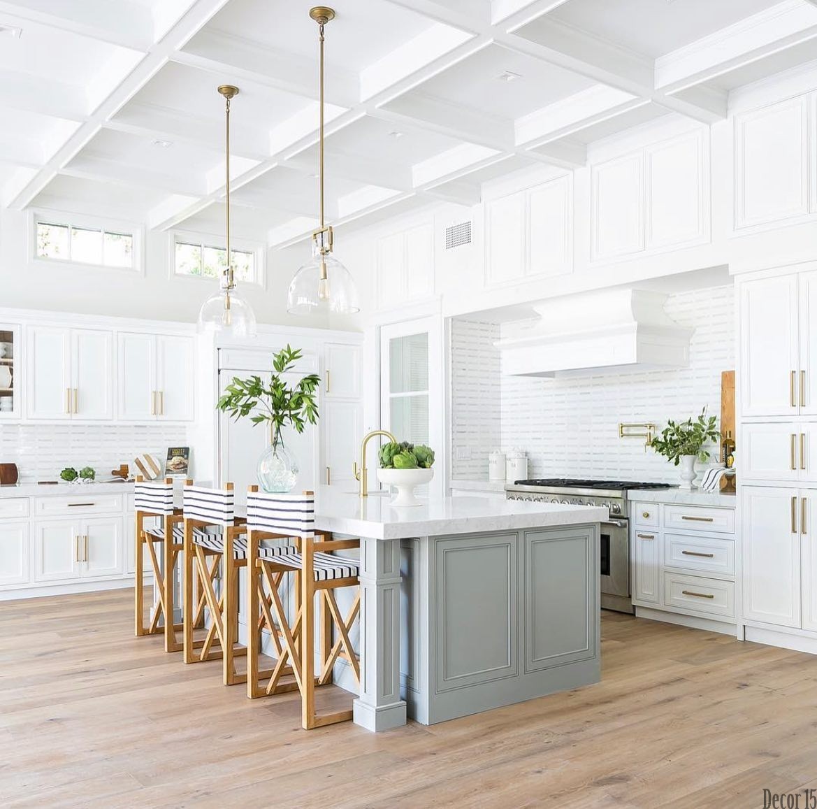 white kitchen design 2023